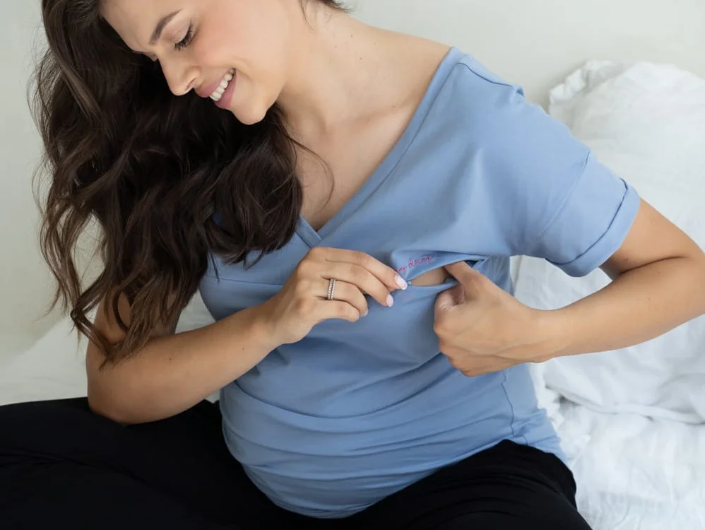 Modré tričko na dojčenie so zipsom