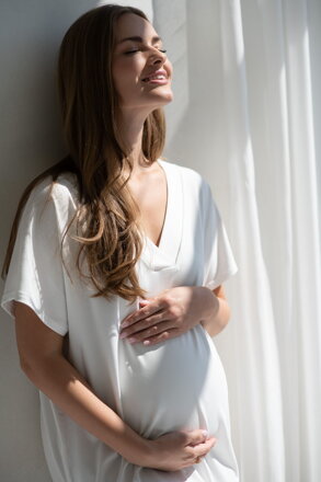 Bambusová nočná košeľa na dojčenie Moon Cream